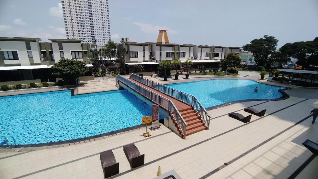 Apartemen Thamrin Mall 1 Bedroom Direct To Mall & Free Wifi,rooftop Pool,gym,jacuzzi